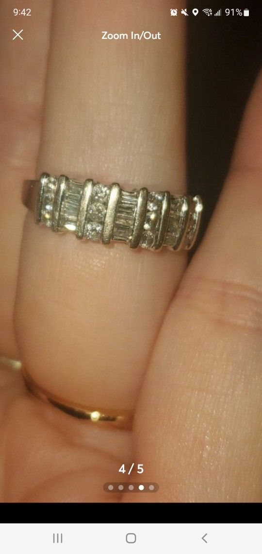14k White Gold Ring With Diamonds Size 7.5