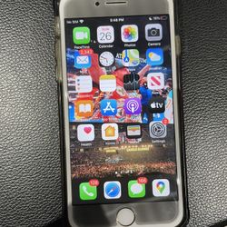 Unlocked IPhone 7 Gold 128GB W/ Tinted Screen Protector And Case