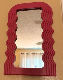 Pink mini mirror