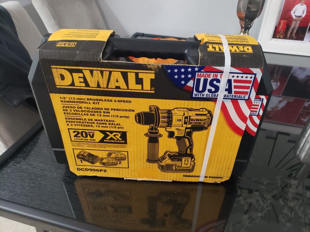 DEWALT 20-Volt MAX XR Lithium-Ion Cordless Premium Brushless Hammer Drill with (2) Batteries 5.0Ah, Charger and Hard Case