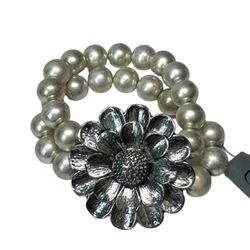 NWT GUESS bracelet Flower Silver Tone Beads
