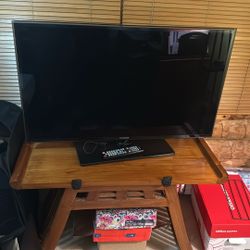 2011 Samsung TV 40 in. (has Remote) 