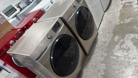 Samsung Washer and dryer GAS Stackable Set