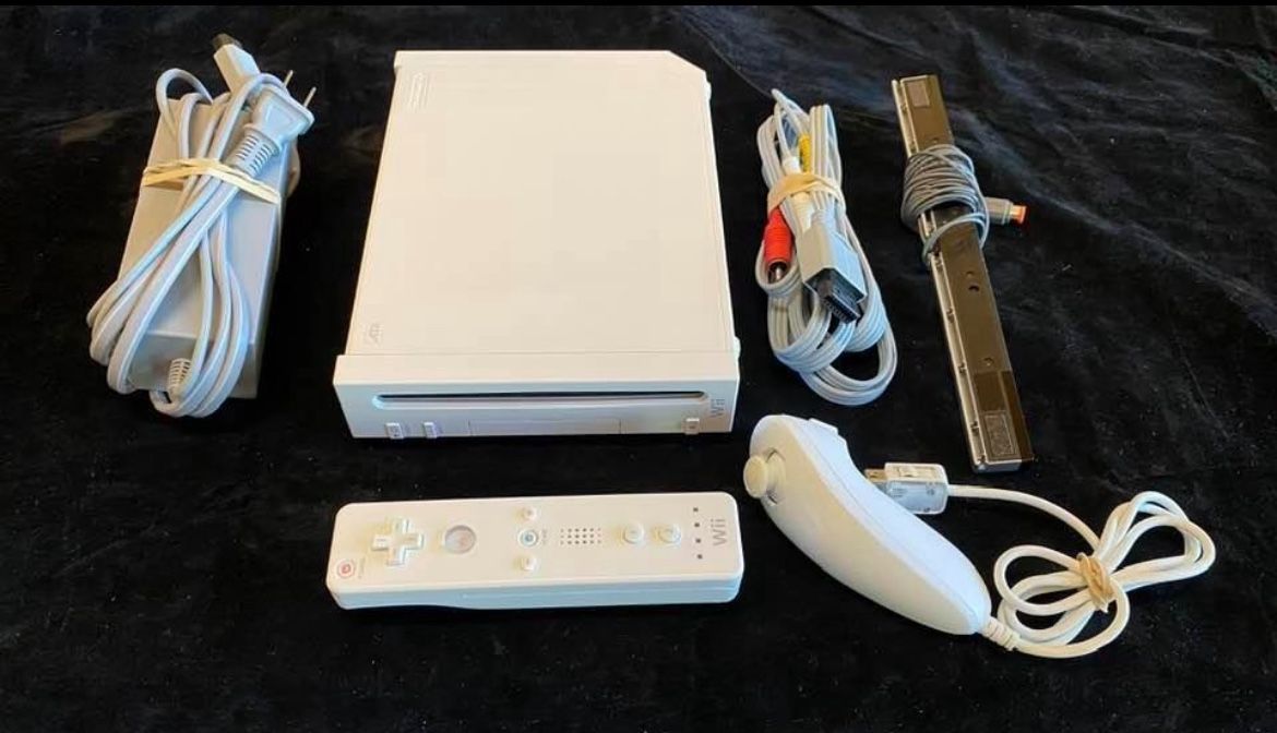 Wii Set (7 Wii Ware games installed) - PRICE FIRM