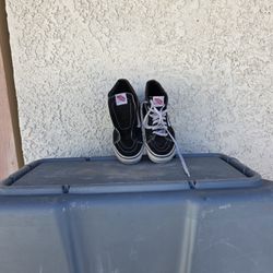 Vans Size Men 4.5.  Women 6.0