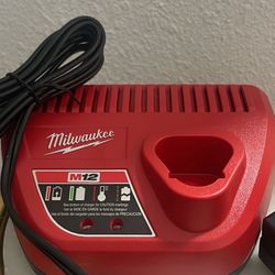 Milwaukee Charger /baterry