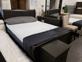 New 4pc queen size bedroom set tax included free delivery