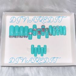 Press On Nails With Kit 