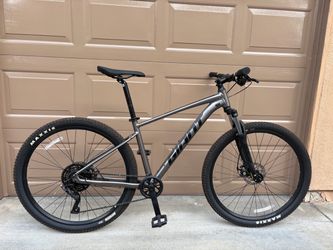 Giant Talon 29er Hardtail Mountain Bike – Excellent Condition