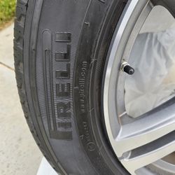 OEM Tires And Rims Off Of 2021 Mercedes-Benz GLA Rim Size 235/60 18 Run Flats