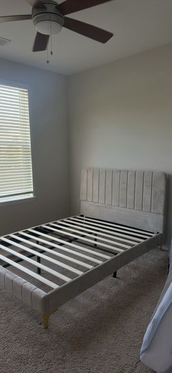 Queen Ashley Mattress + Queen Metal Bed Frame – Excellent Condition – Must Pick Up Tomorrow
