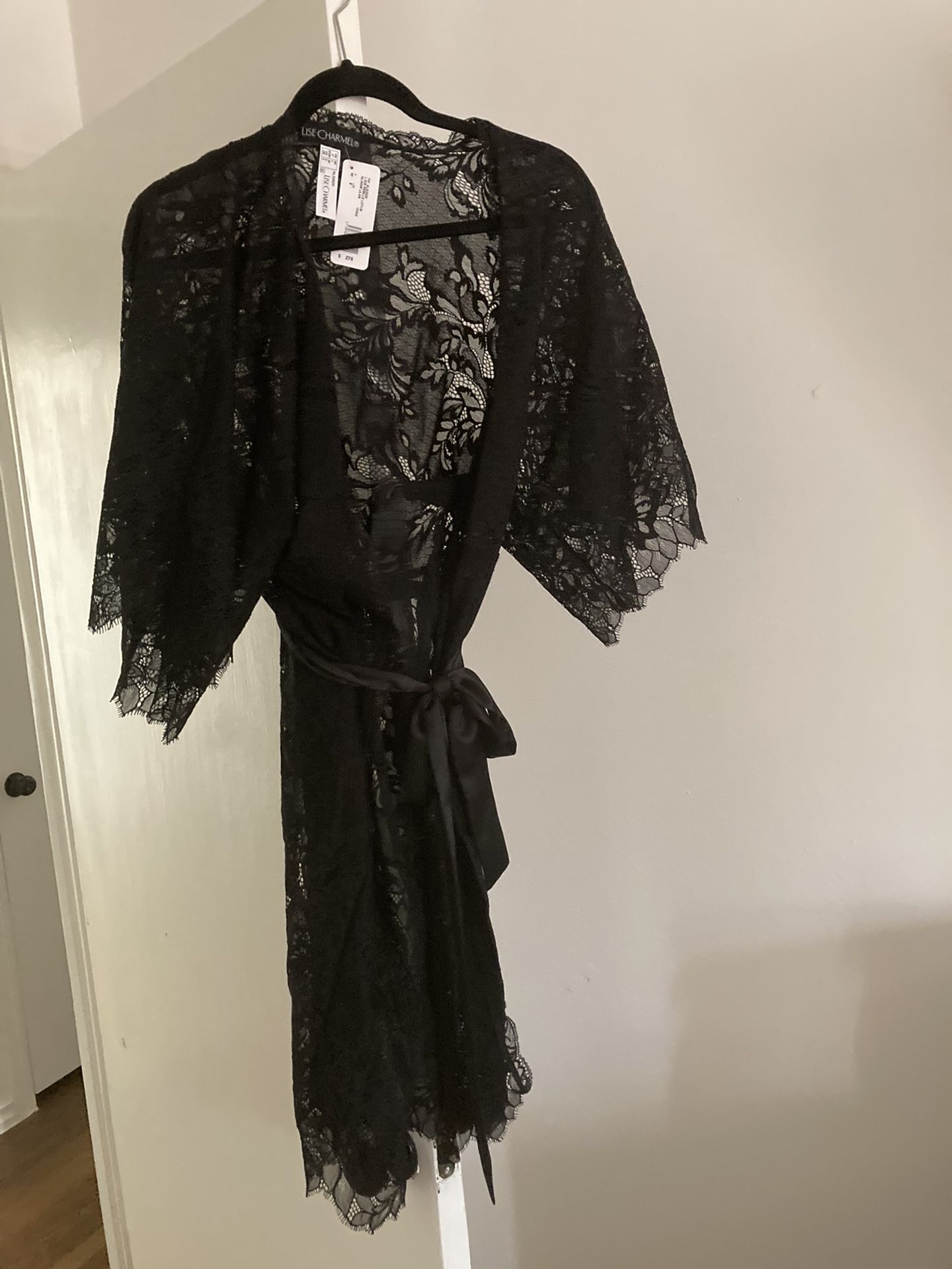 Lise Charmel "Dressing Floral" robe in lace.  brand new with tags 