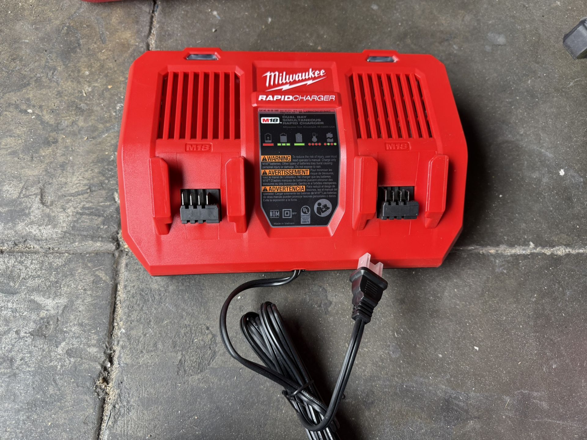 Milwaukee Dual Bay Rapid Charger