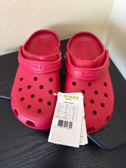 Crocs Classic Clogs Red M7 W9 With Tags - BRAND NEW