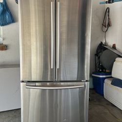 Refrigerator 