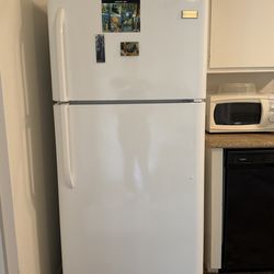 MOVE OUT SALE-Frigidaire Apartment Size Refrigerator 20.5 CF- Pick up on 04/02