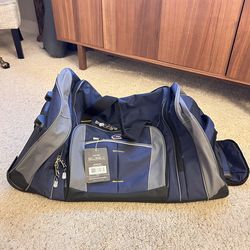 31” Rolling duffel Bag - Navy blue