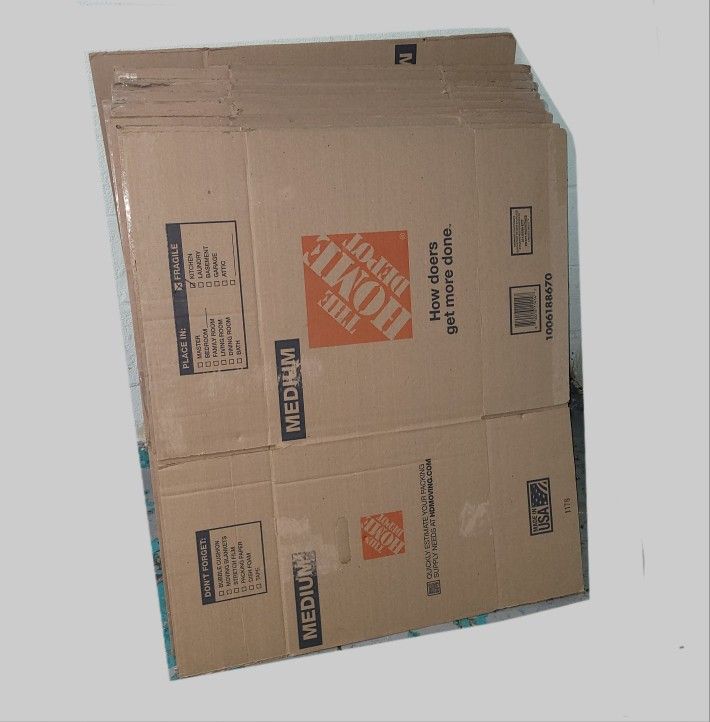 15 Medium Size Home Depot Moving Boxes
VGC