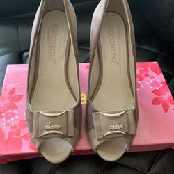 woman's shoes from italy size 7 pre woned