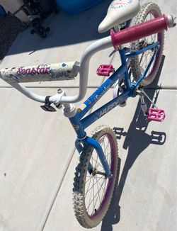 Girls bike ages 5-9