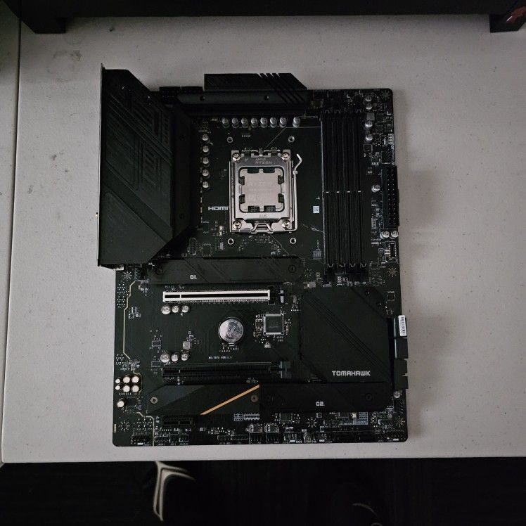 MSI MAG B650 Tomahawk WiFi ATX Motherboard (busted DIMM slots 2&3)