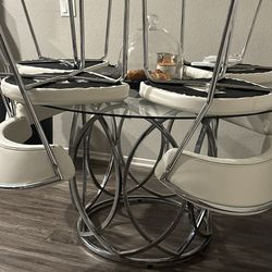 Dinning Table With Chairs