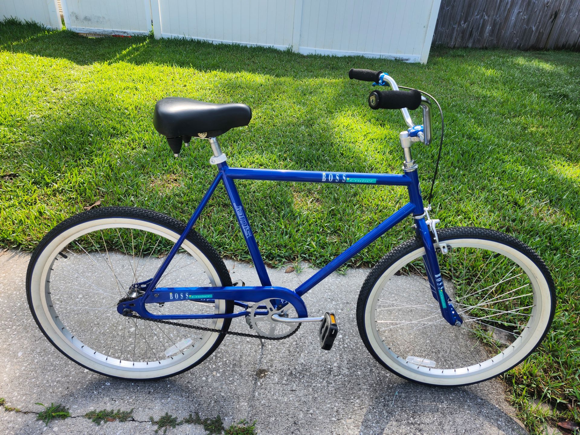 Clean jamis boss cruiser looptail 26 inch wheel bike