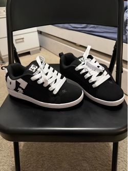 DC court graffik shoes
