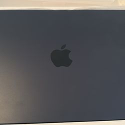 MacBook Air - 13" Display M4 Chip 16GB 256GB SSD Midnight