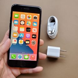 iPhone 7 - UNLOCKED - Like New  