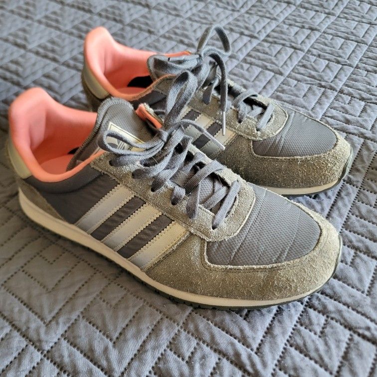 Woman's ADIDAS ZX Racer Running Casual Shoes Size 8