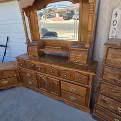 🌹🍀ORIGINAL VINTAGE KING SIZE BEDROOM SET🍀🌹