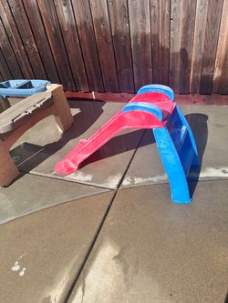 Free bike, slide , kitchen