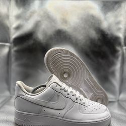 Nike Air Force 1 low triple white