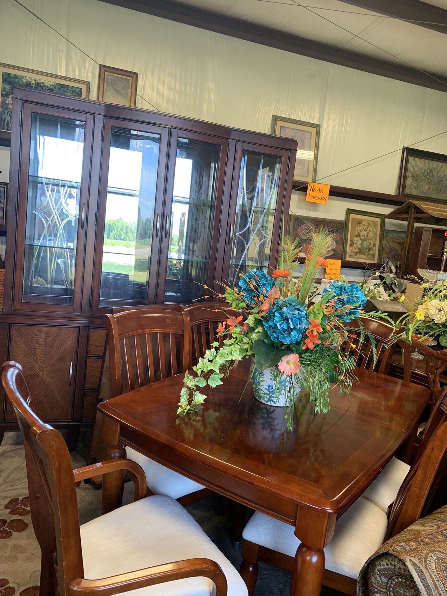 China Cabinet W Dining Set