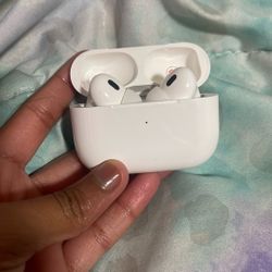 Earbuds 