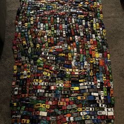 HOT WHEELS