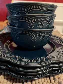 Glass plates and bowls dishes