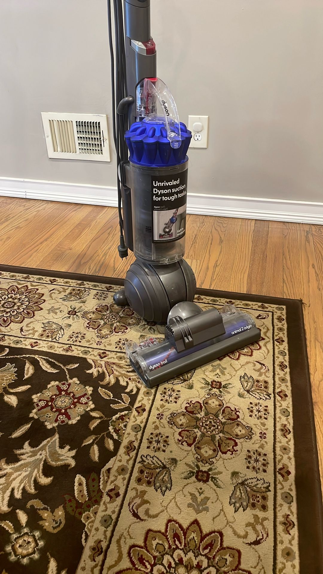 Dyson Animal 2 Origin Vacuum- Excellent