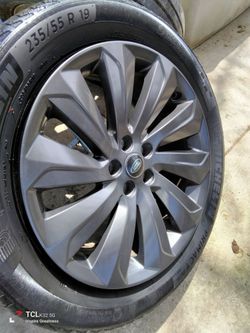 Land Rover Rims and Tires 235/55 R19