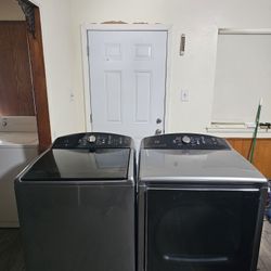 KENMORE STAINLESS STEEL WASHER AND DRYER SET BOTH ELECTRIC XL CAPACITY 5.3 CU DELIVERY AVAILABLE FOR EXTRA FEE WE DO REPAIRS 