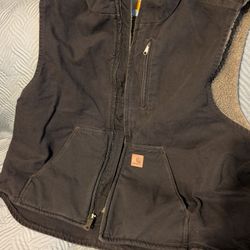 CARHARTT  VEST.    