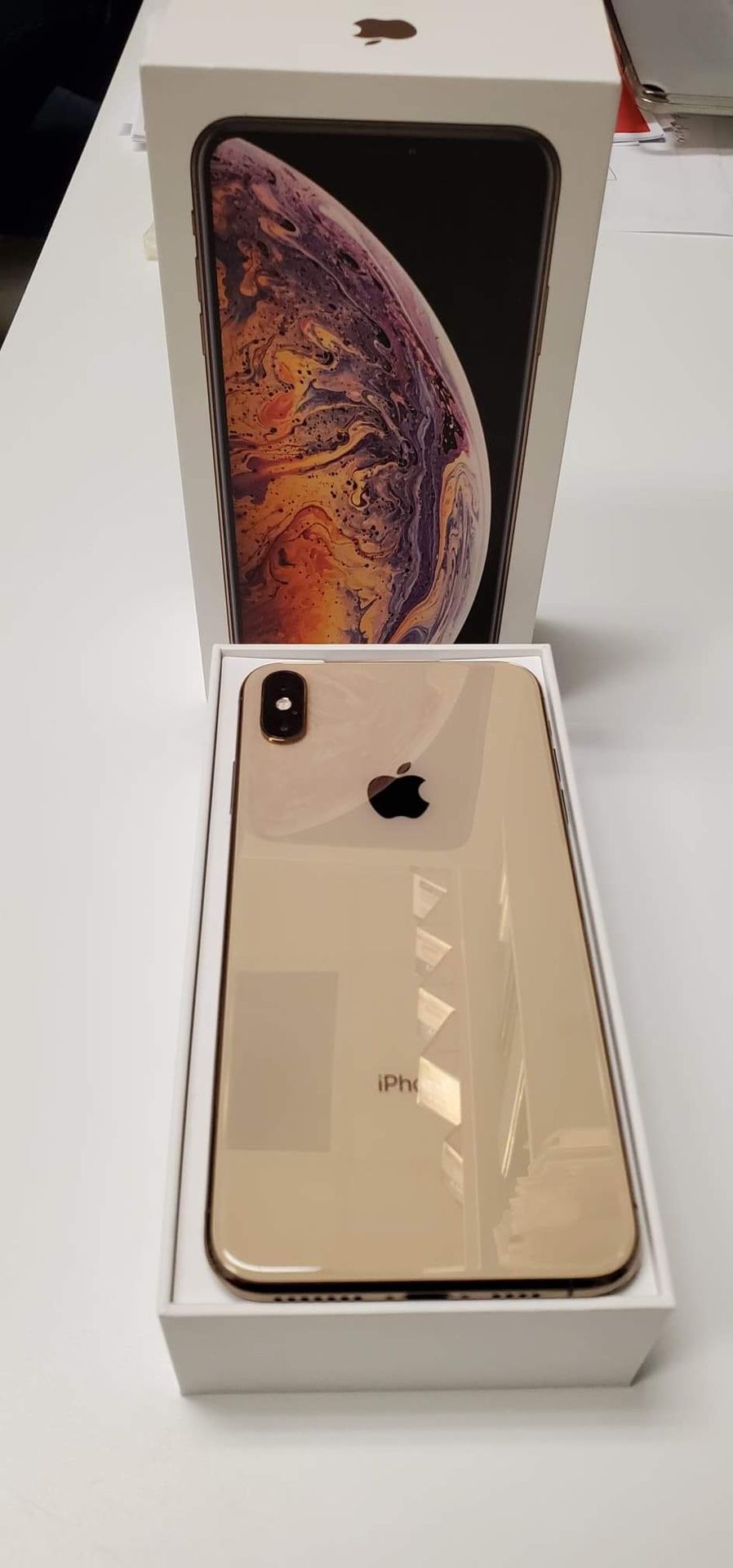 iPhone XS Max 256 GB color Gold - UNLOCKED