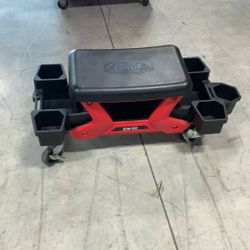 Grant Detailing Stool