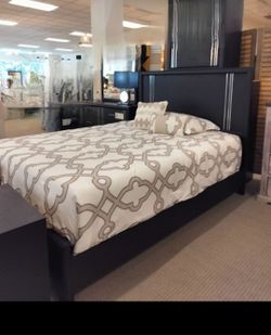 Queen size bed