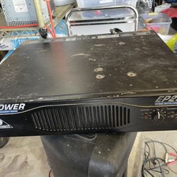 Amplifier Behringer