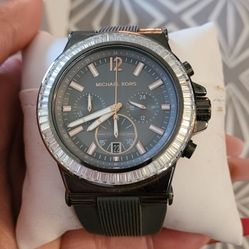 Authentic Michael Kor Watch With Additional Strap