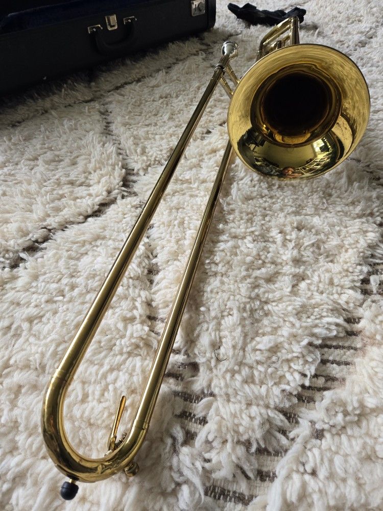 Trombone with F-attachment, clean and maintained