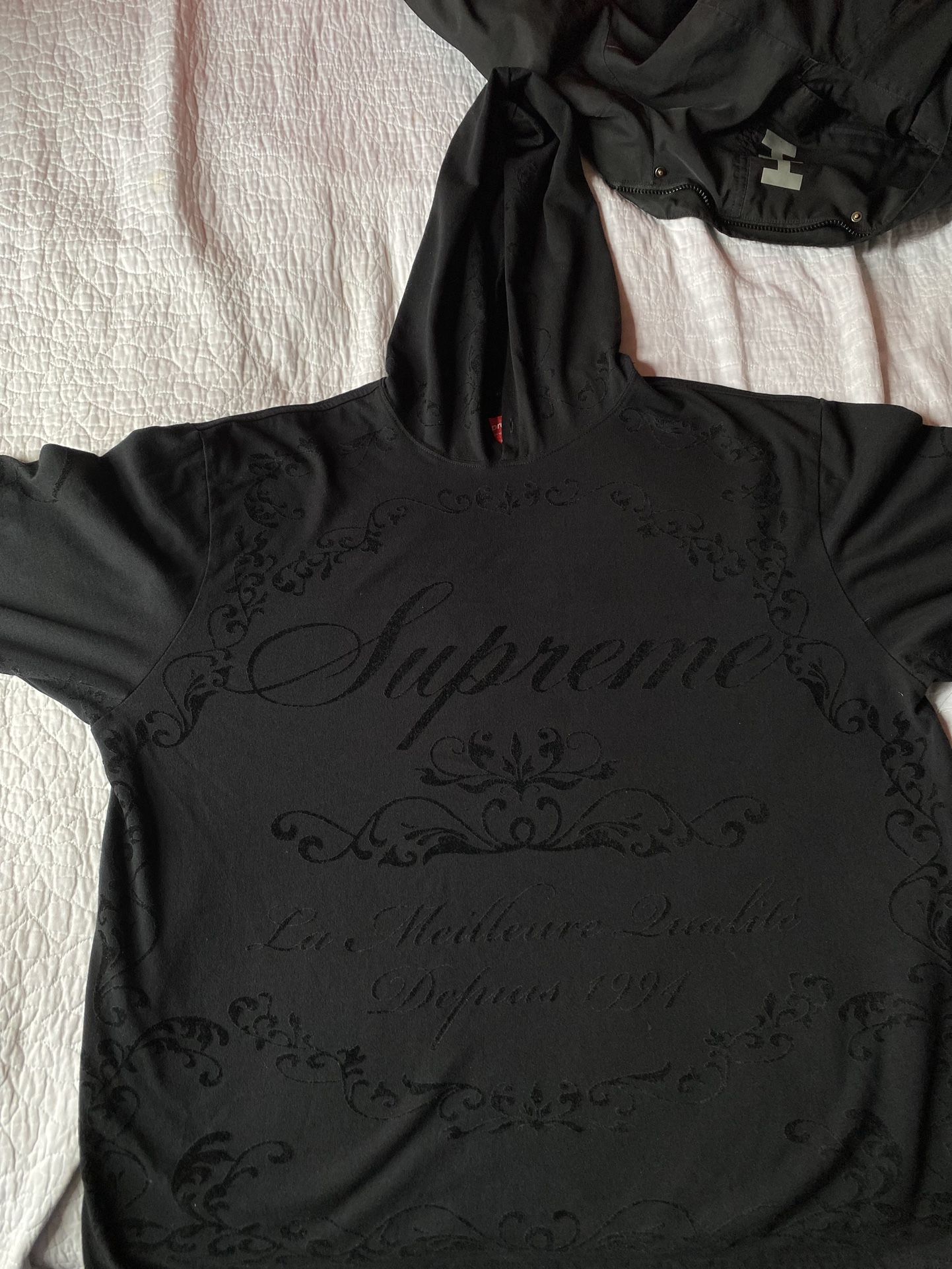 Supreme “Celebre” Hoodie