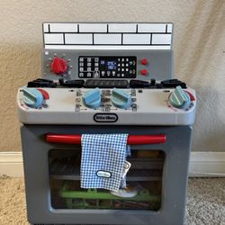 Little Tikes  Toy Kitchen Stove-Oven With Toy Food